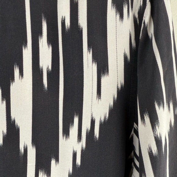 Theory Monochrome Ikat Print Silk Blouse - Picture 4 of 9